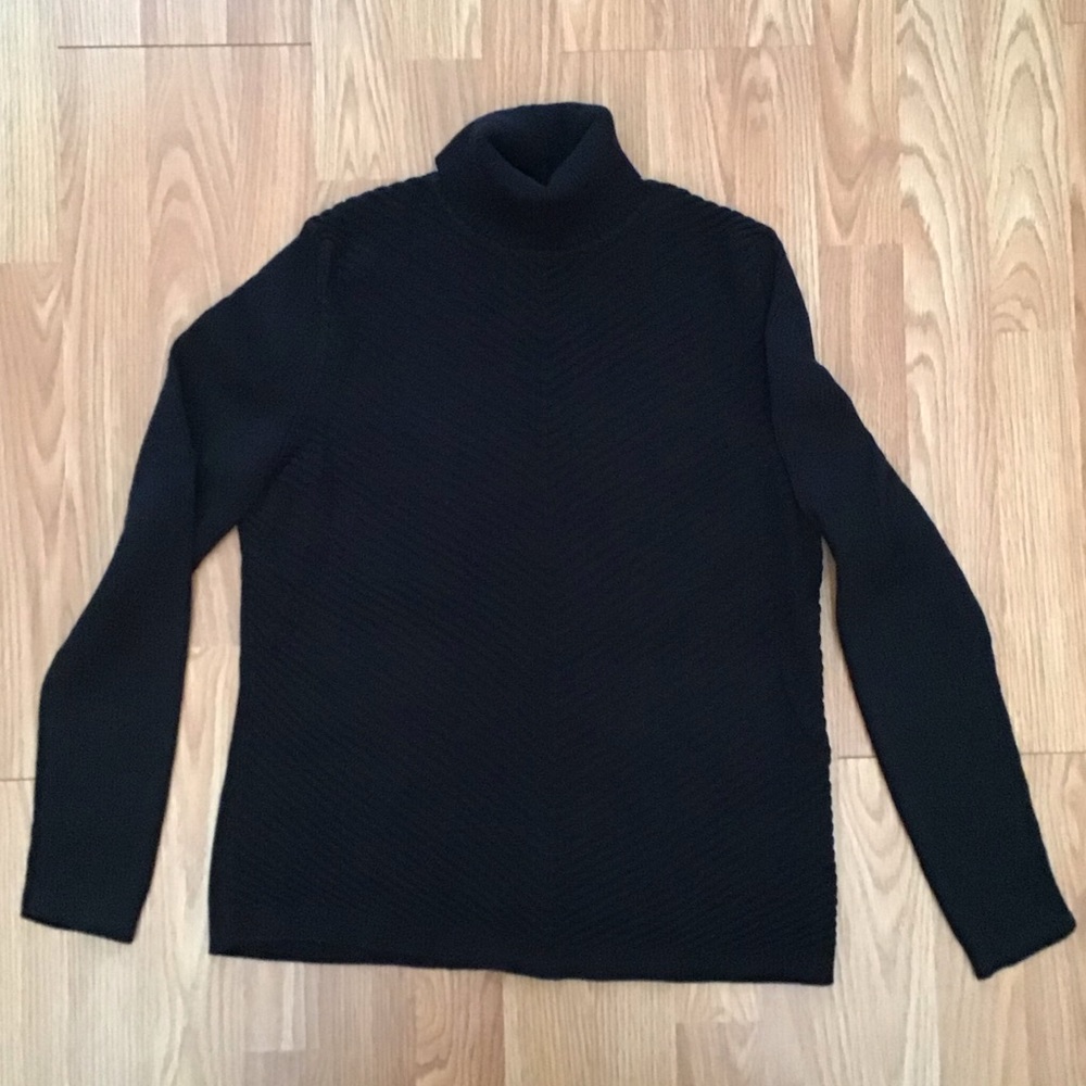🌷3/$25🌷 Ladies sweater